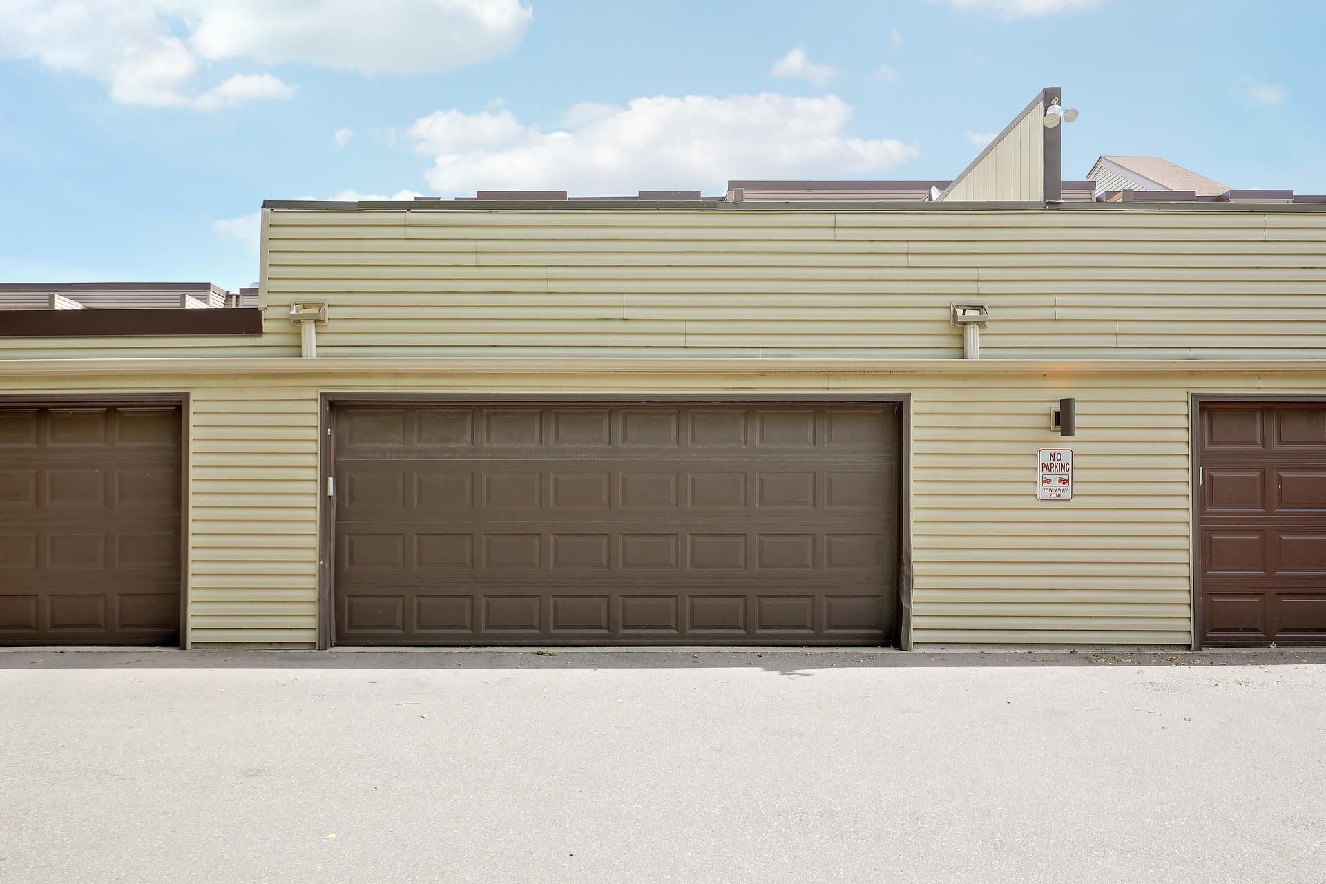 10840 Rockford Road Unit: 212