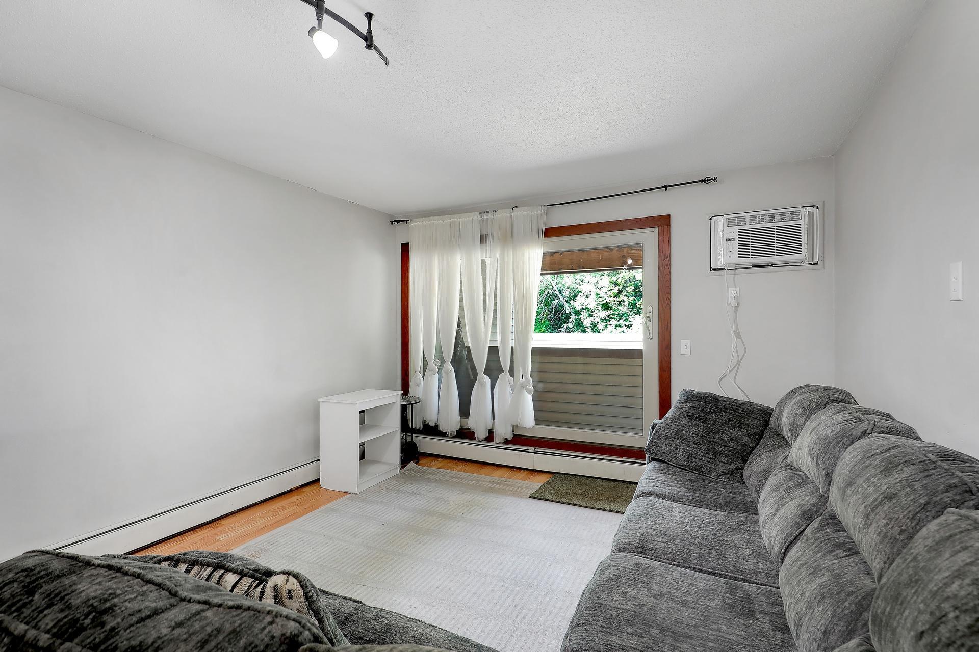 10840 Rockford Road Unit: 212