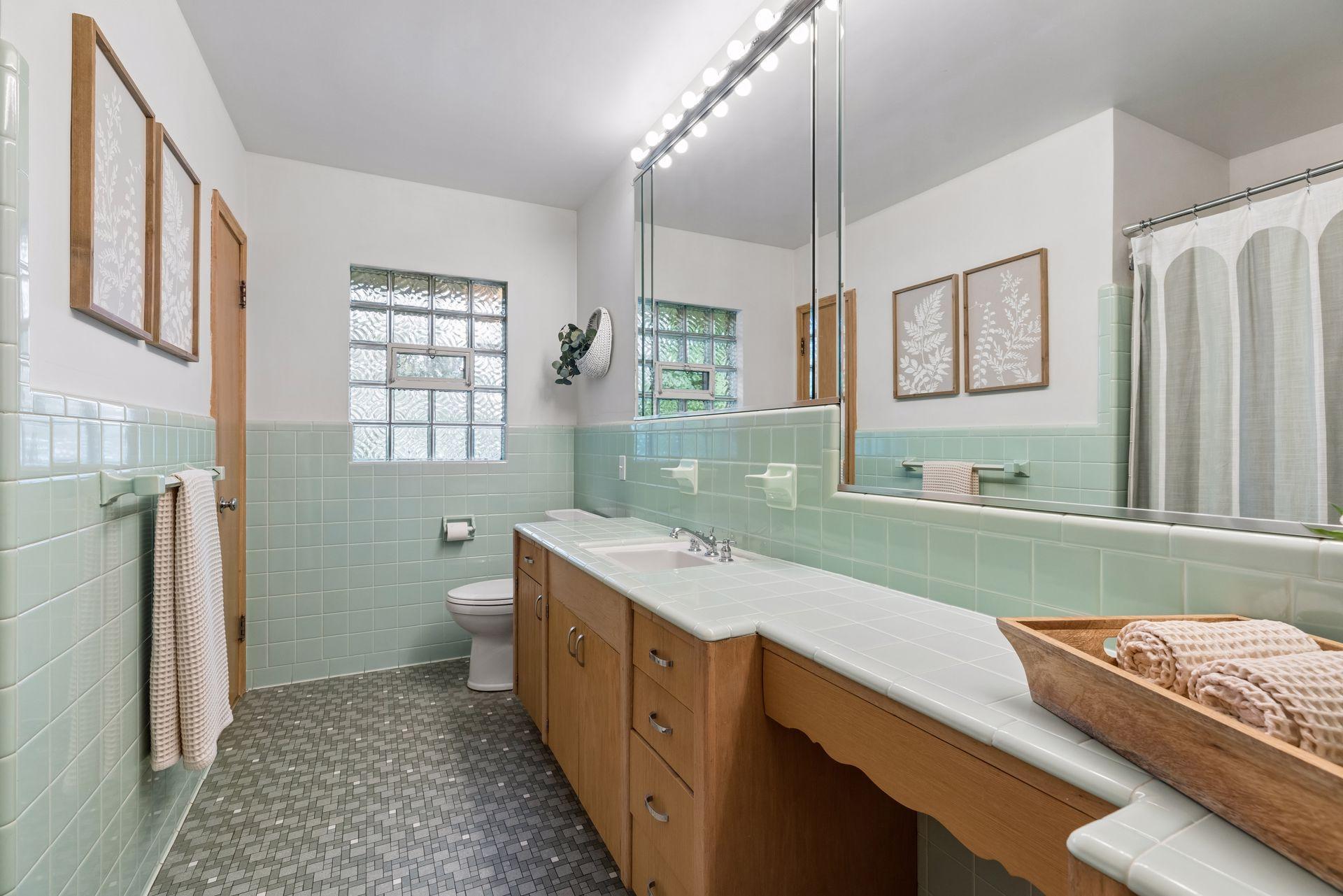 2237 Edgcumbe Road