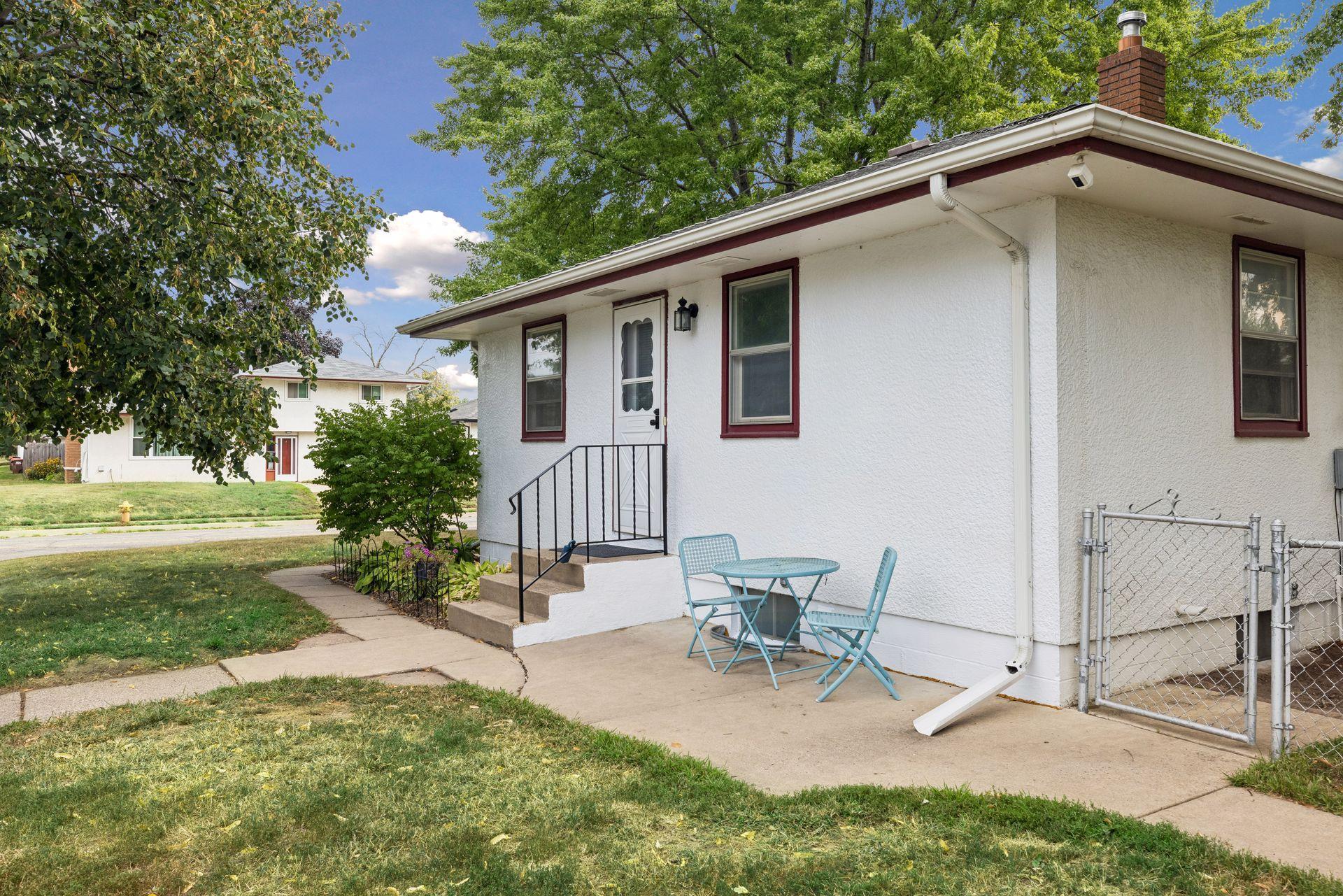 157 Poplar Street W