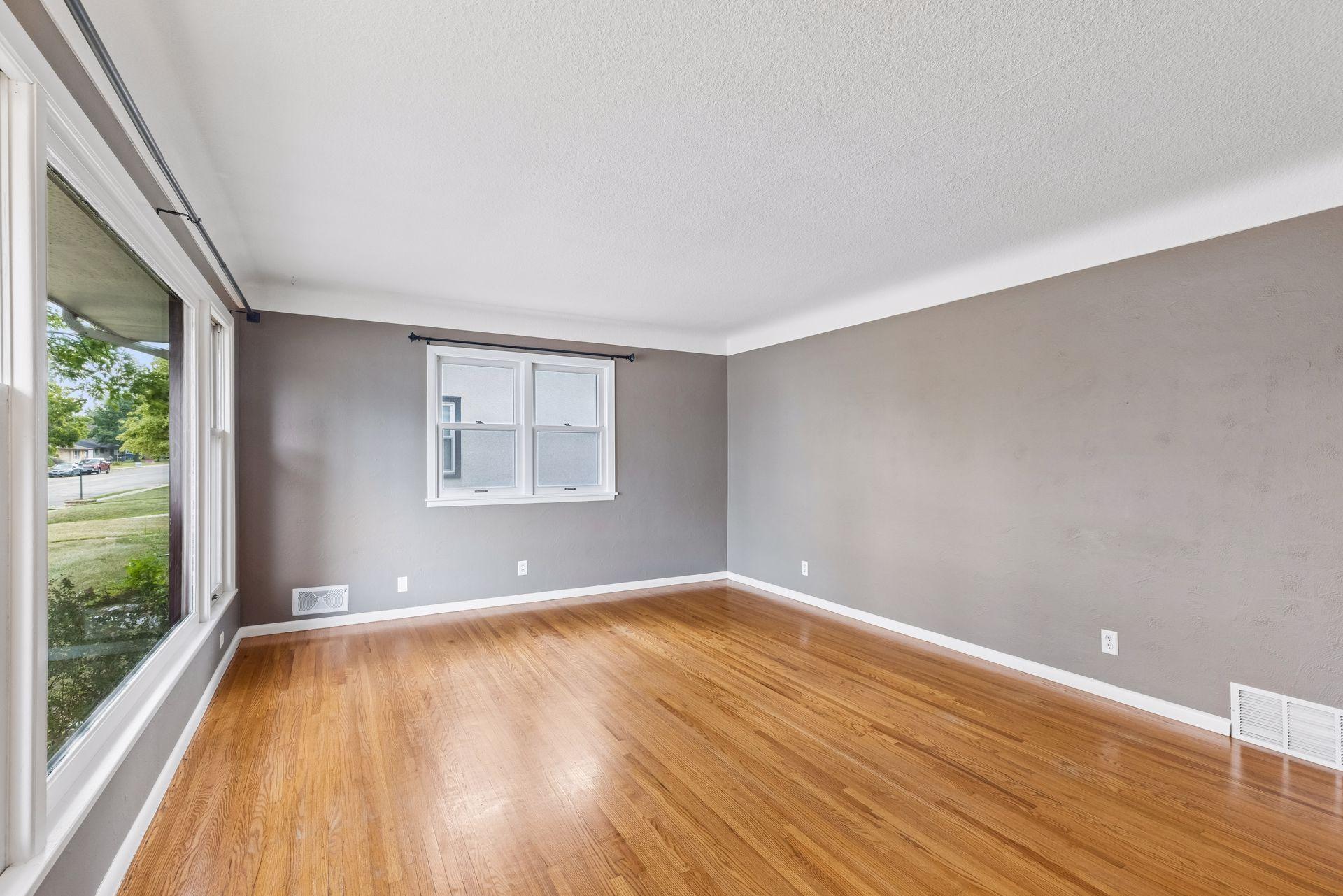 157 Poplar Street W