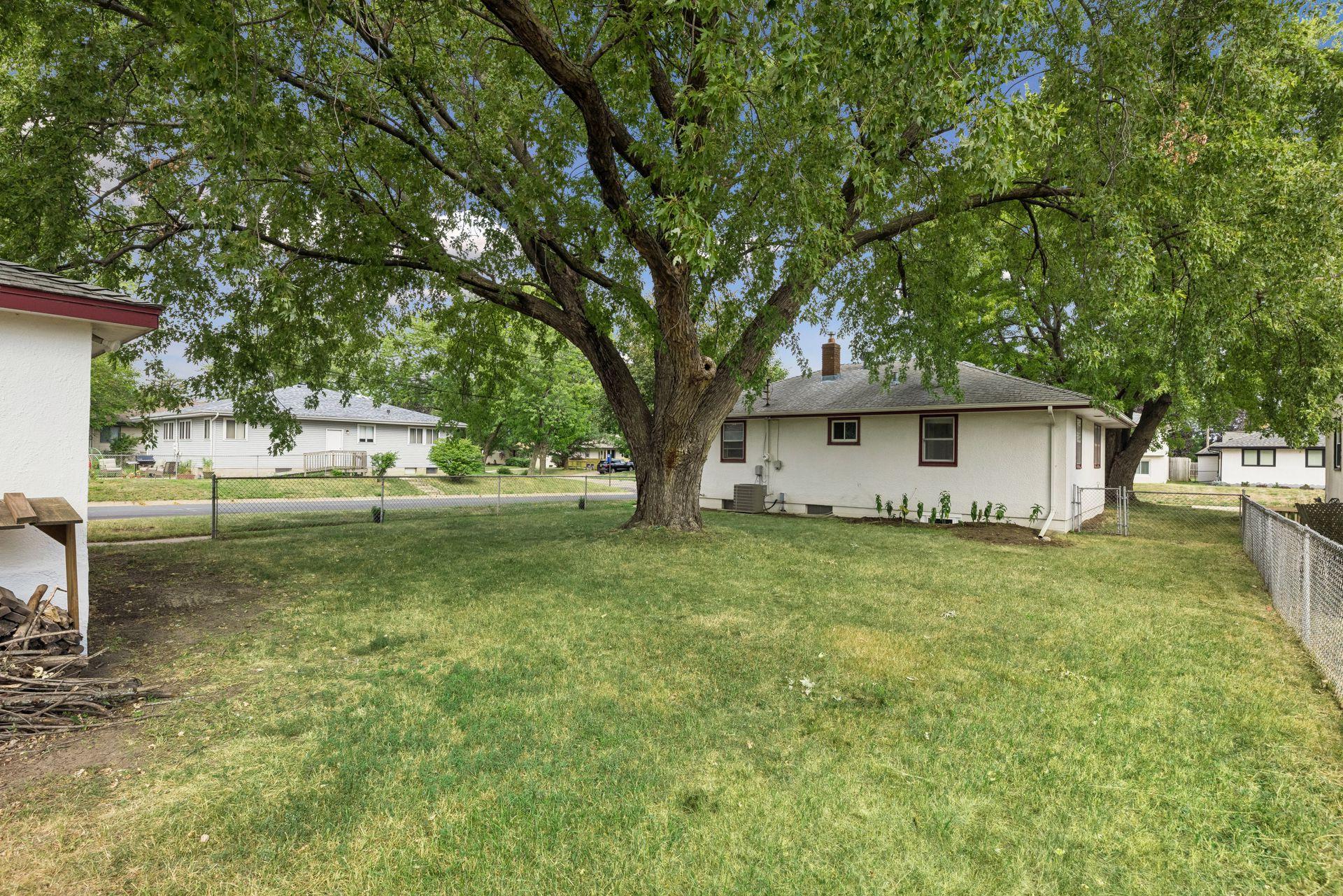 157 Poplar Street W