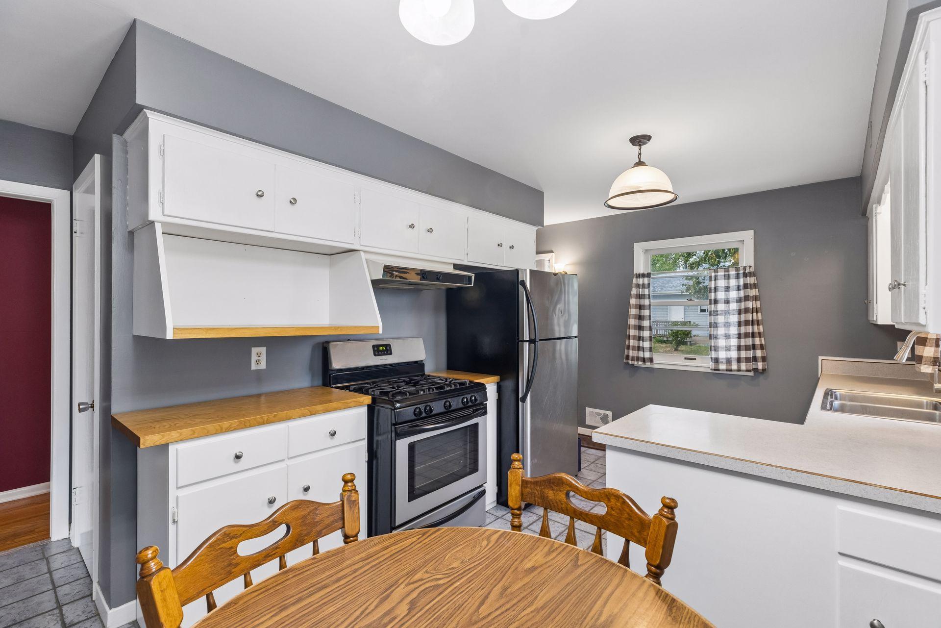 157 Poplar Street W
