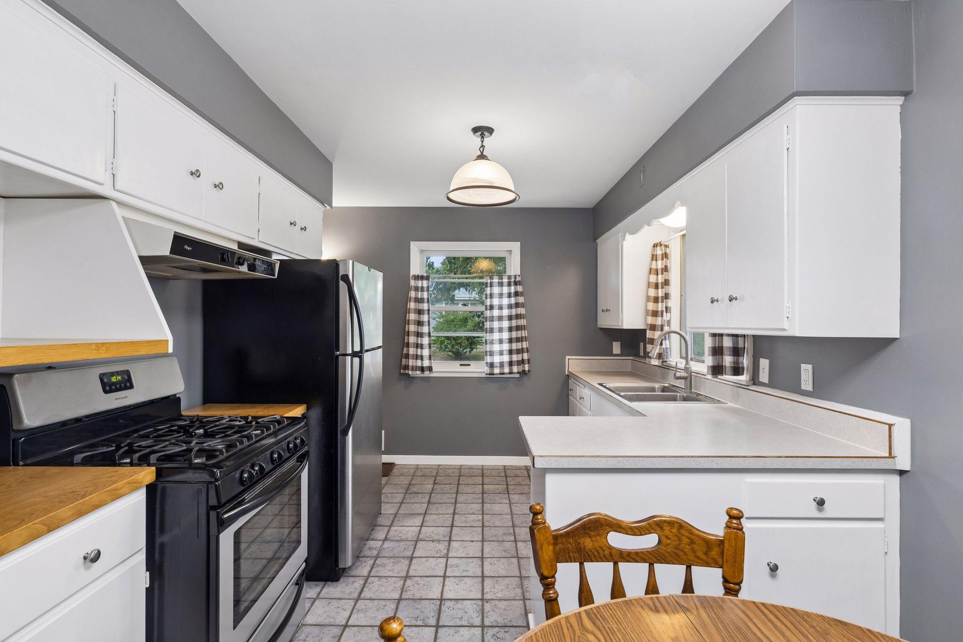 157 Poplar Street W