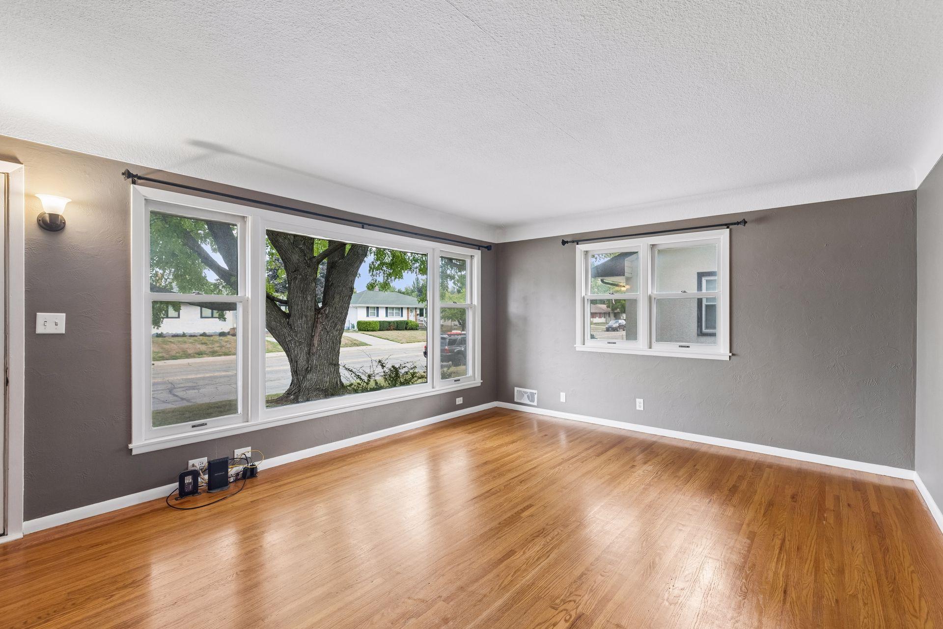 157 Poplar Street W