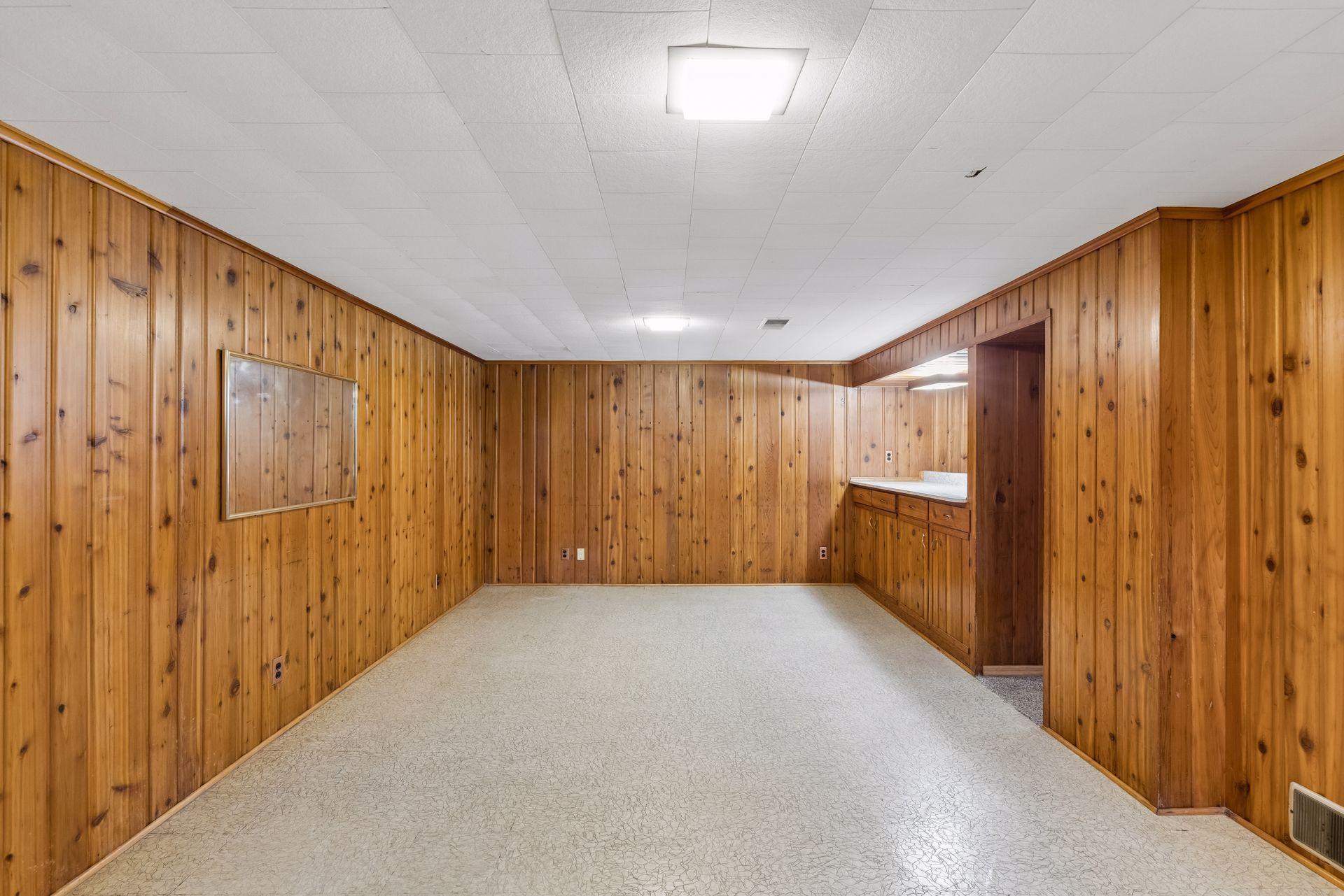157 Poplar Street W