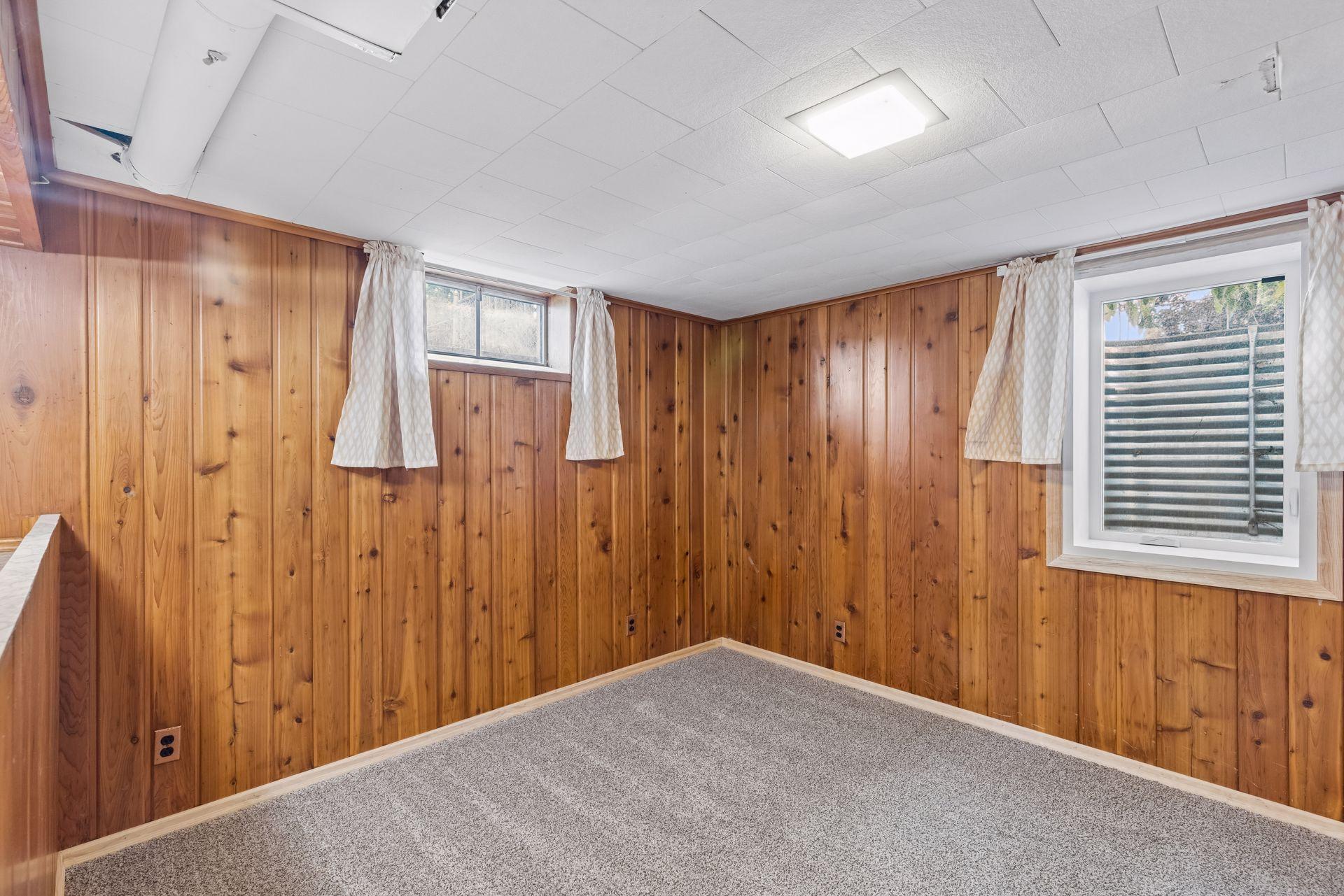 157 Poplar Street W