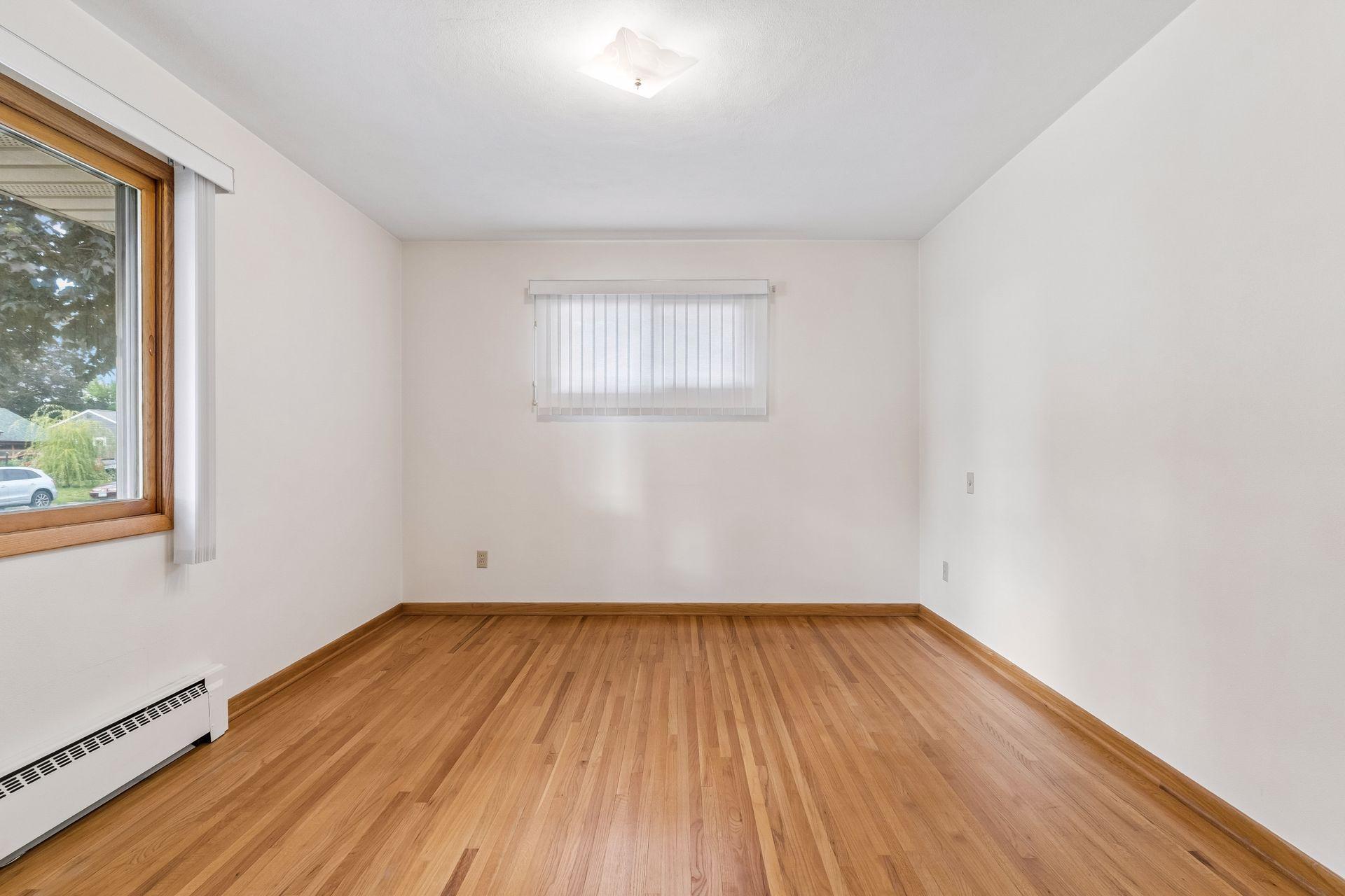 202 Ash Street W