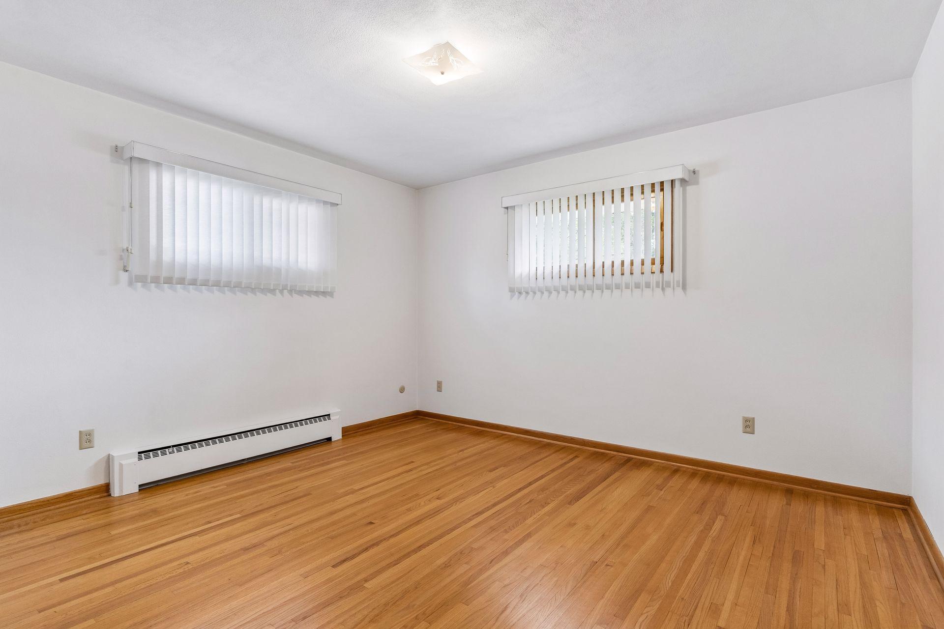 202 Ash Street W