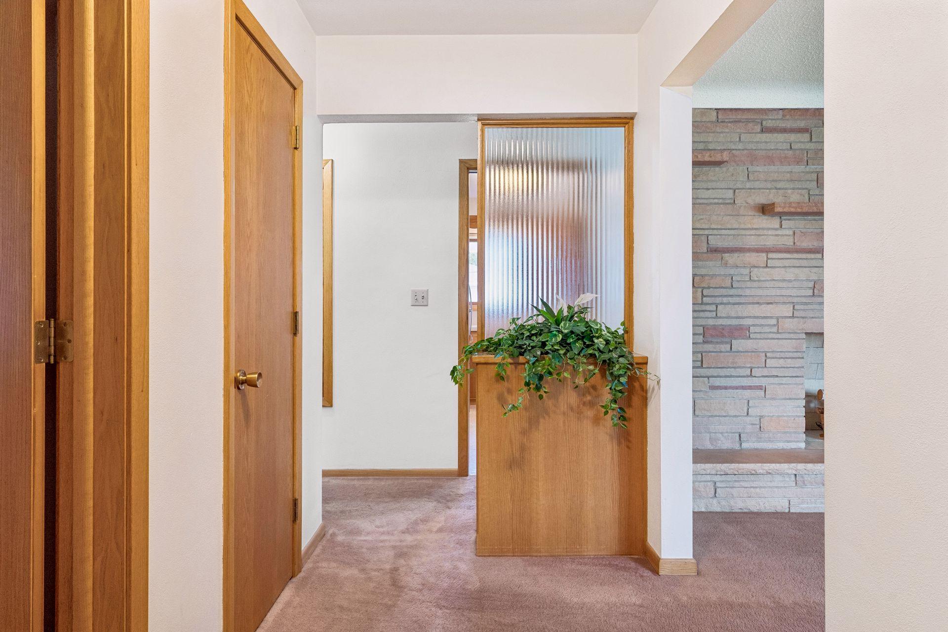 202 Ash Street W