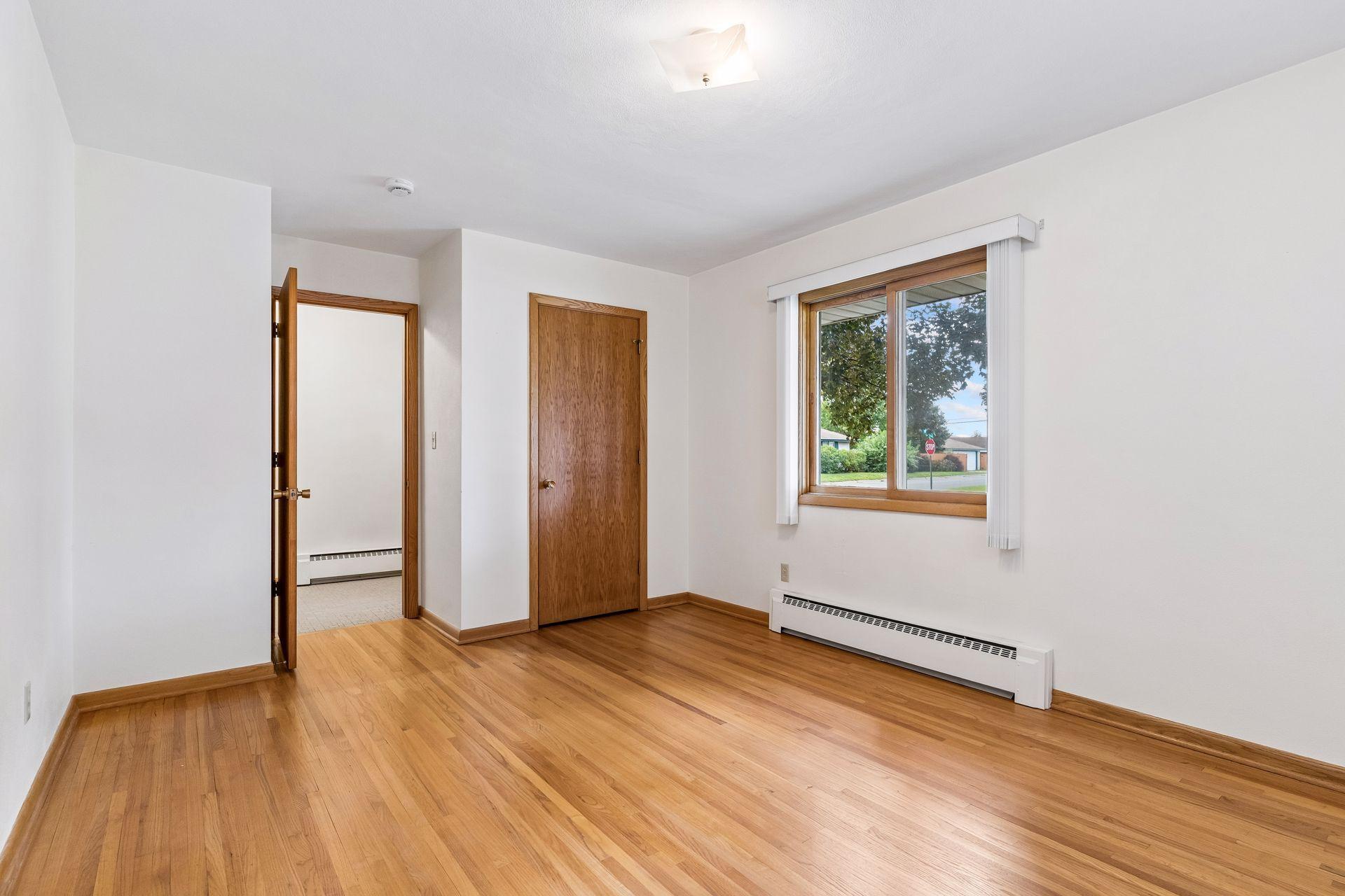 202 Ash Street W