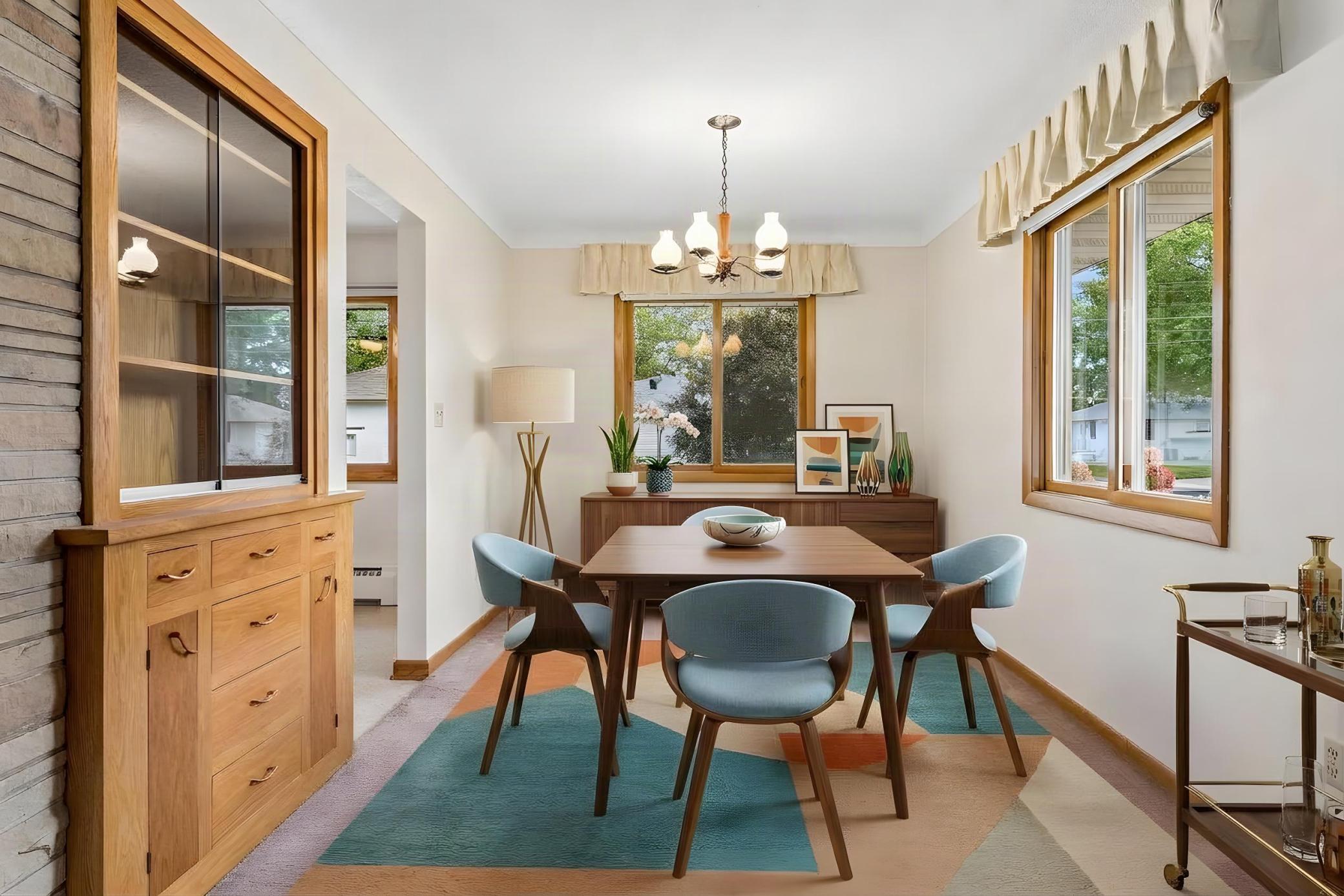 202 Ash Street W
