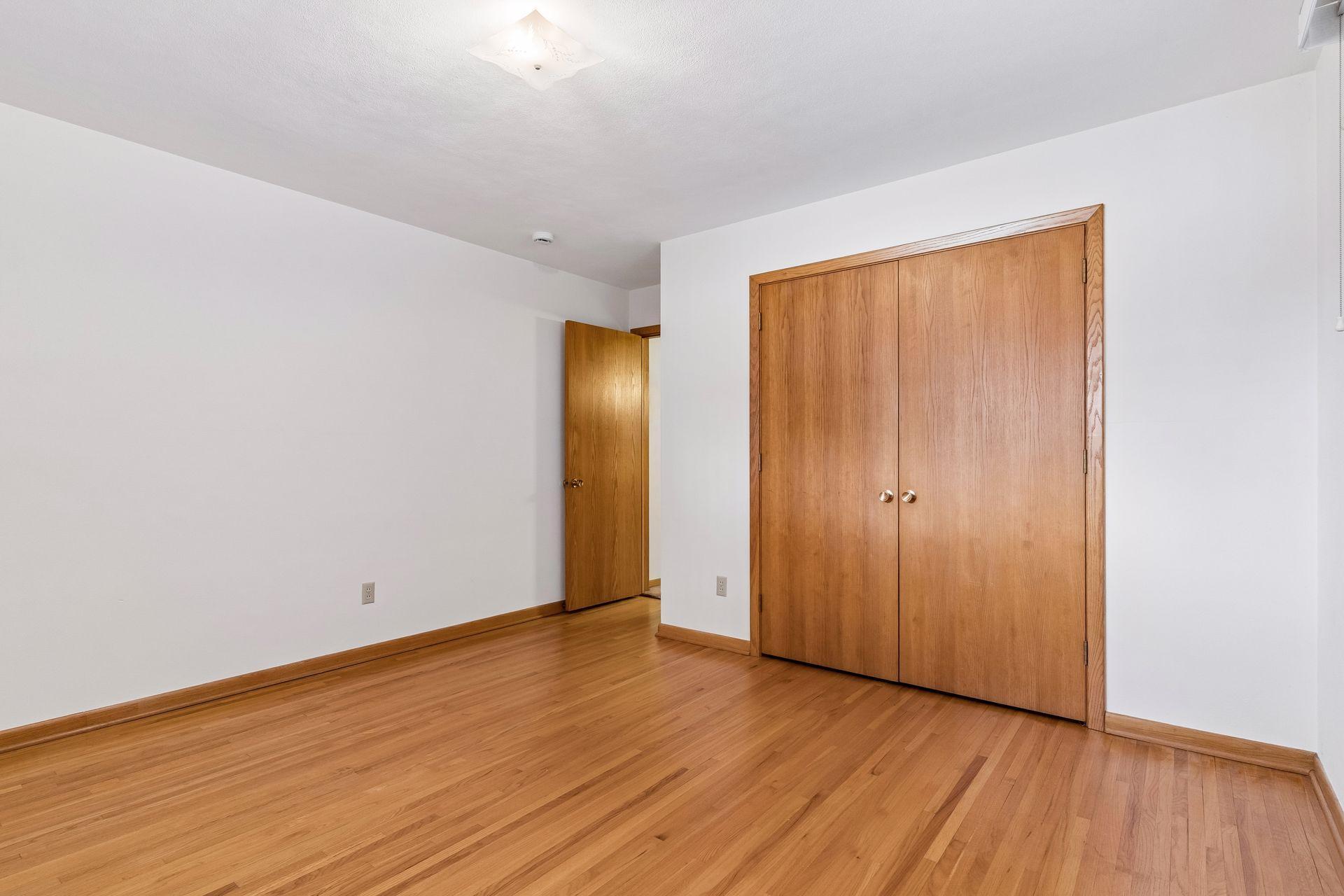 202 Ash Street W