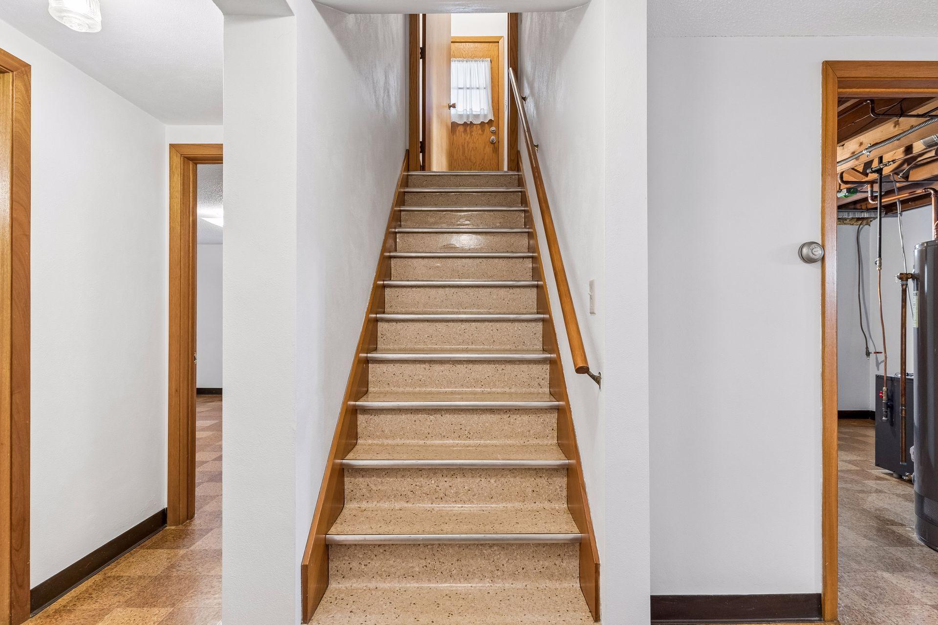 202 Ash Street W