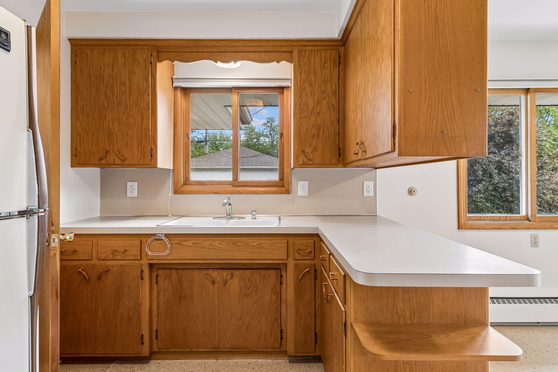202 Ash Street W