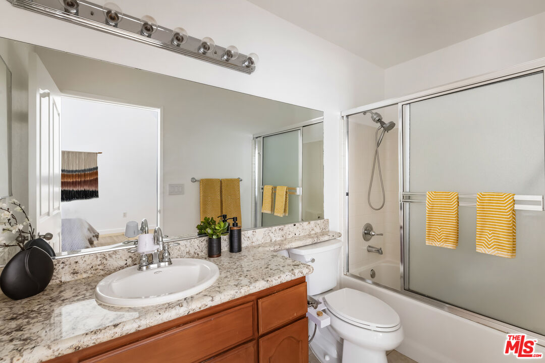 11536 Burbank Blvd Unit: 103