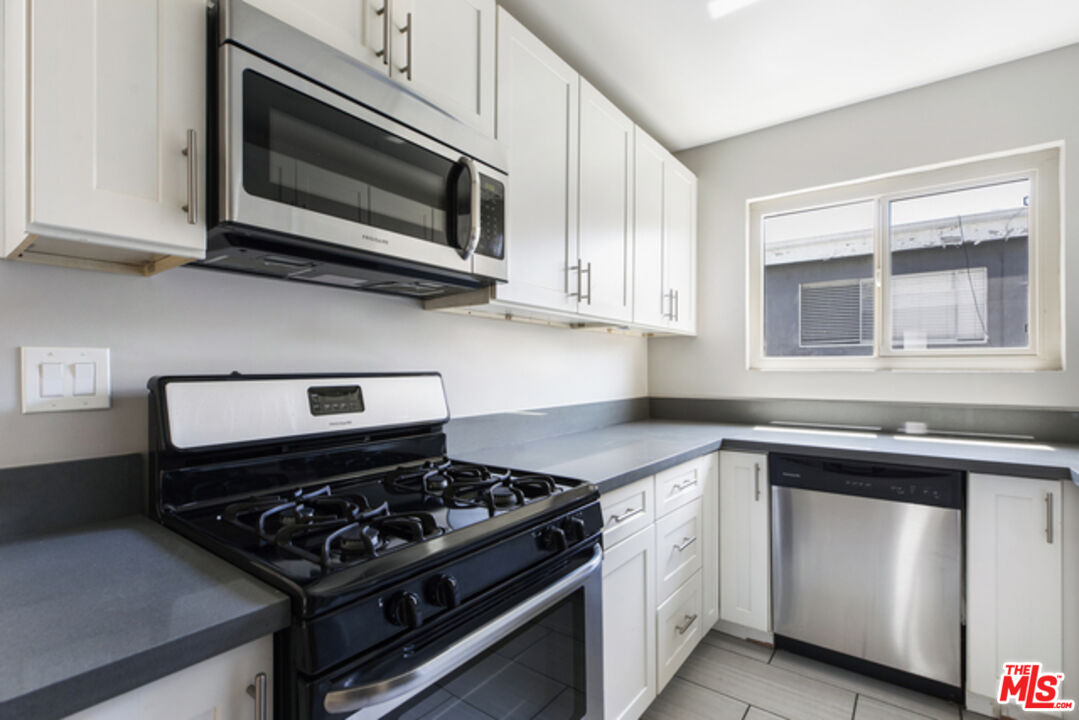 925 N Curson Ave Unit: 6