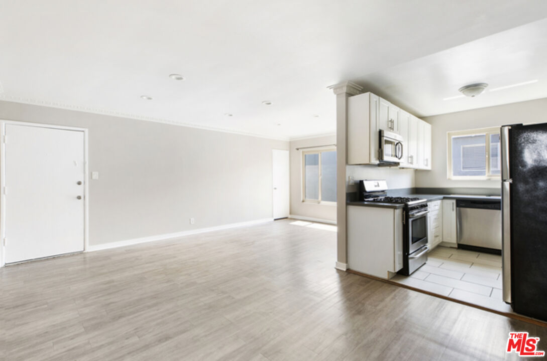 925 N Curson Ave Unit: 6