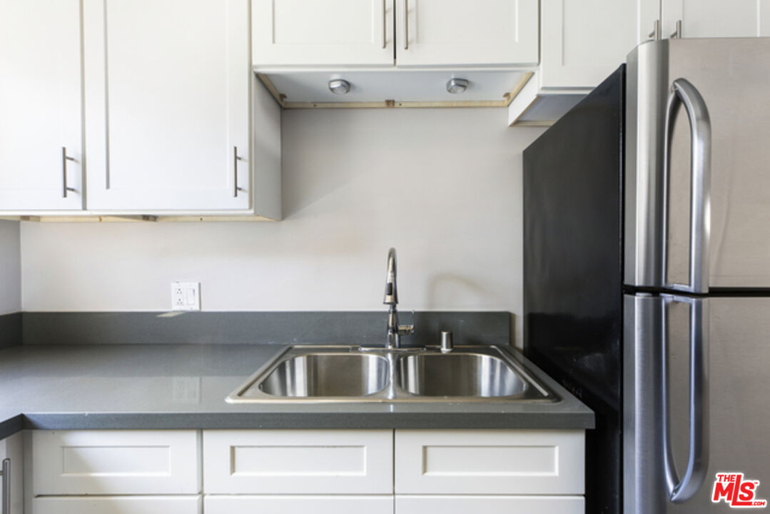 925 N Curson Ave Unit: 6