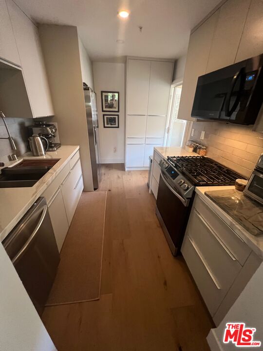 120 S Mentor Ave Unit: 301