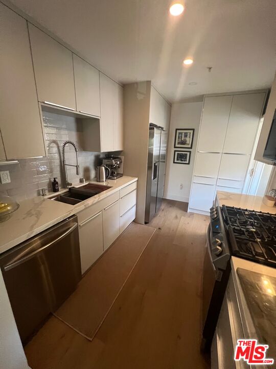 120 S Mentor Ave Unit: 301