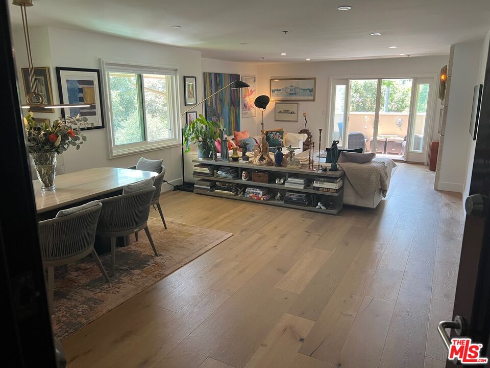 120 S Mentor Ave Unit: 301