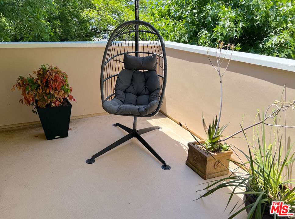 120 S Mentor Ave Unit: 301