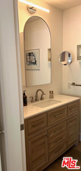 120 S Mentor Ave Unit: 301