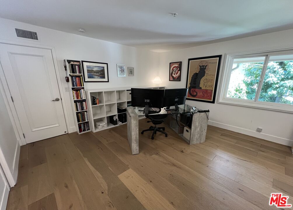 120 S Mentor Ave Unit: 301