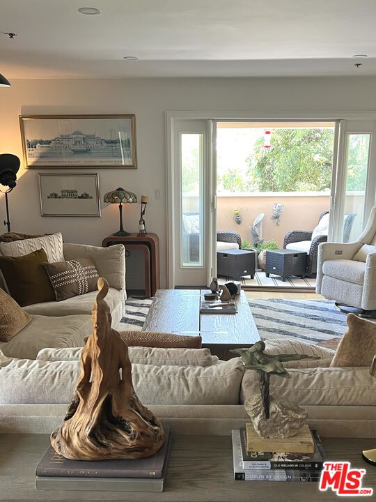 120 S Mentor Ave Unit: 301