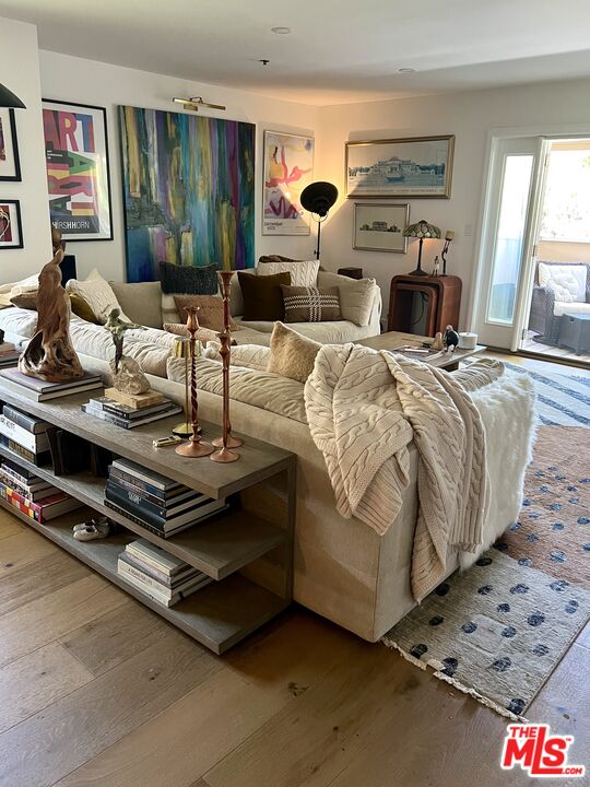 120 S Mentor Ave Unit: 301