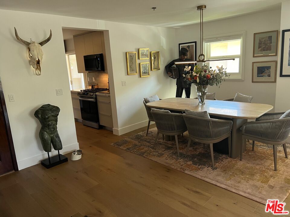 120 S Mentor Ave Unit: 301