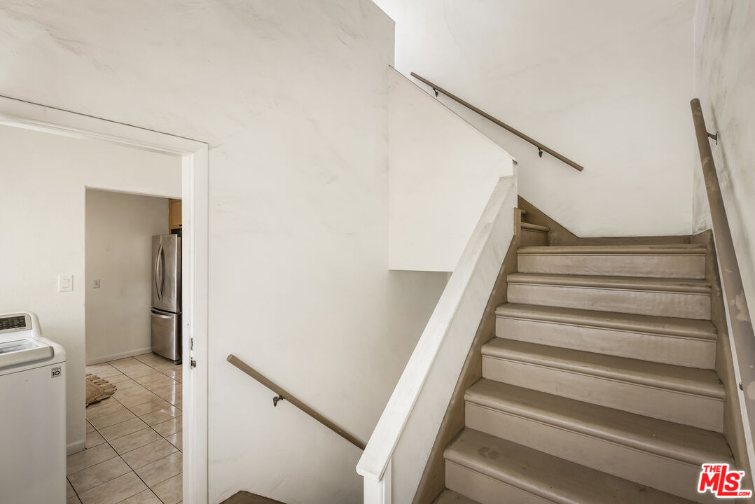 1147 S Westmoreland Ave Unit: 2