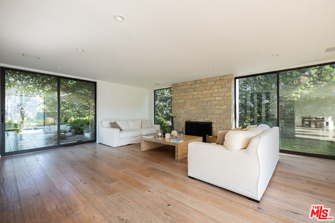 11335 Dona Teresa Dr