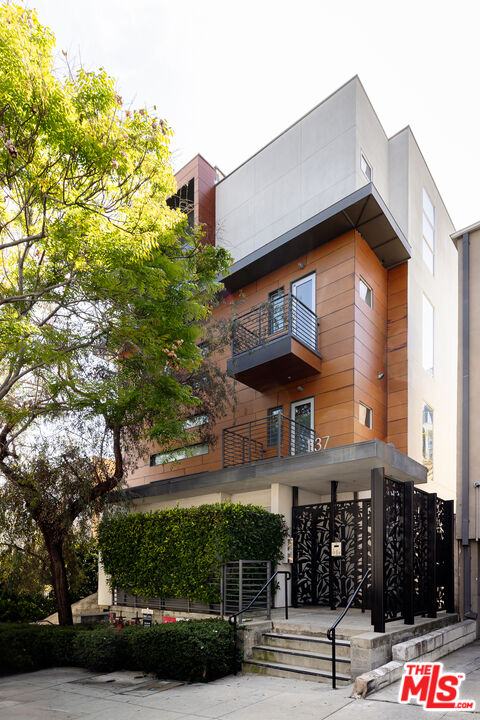 1137 Hacienda Pl Unit: 107