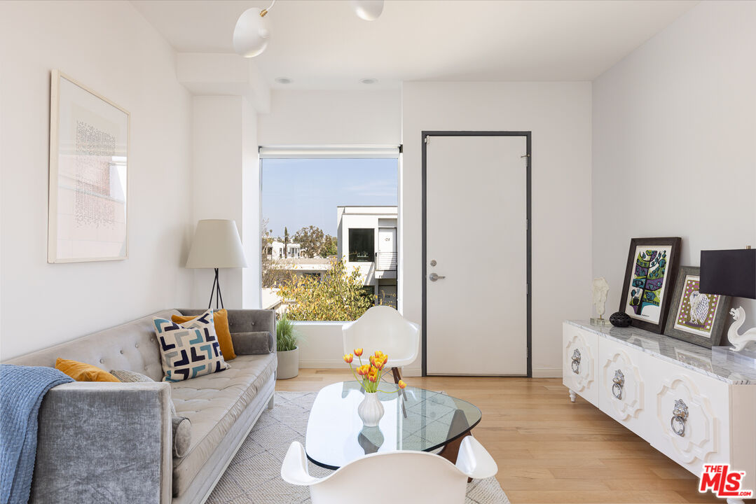 1137 Hacienda Pl Unit: 107