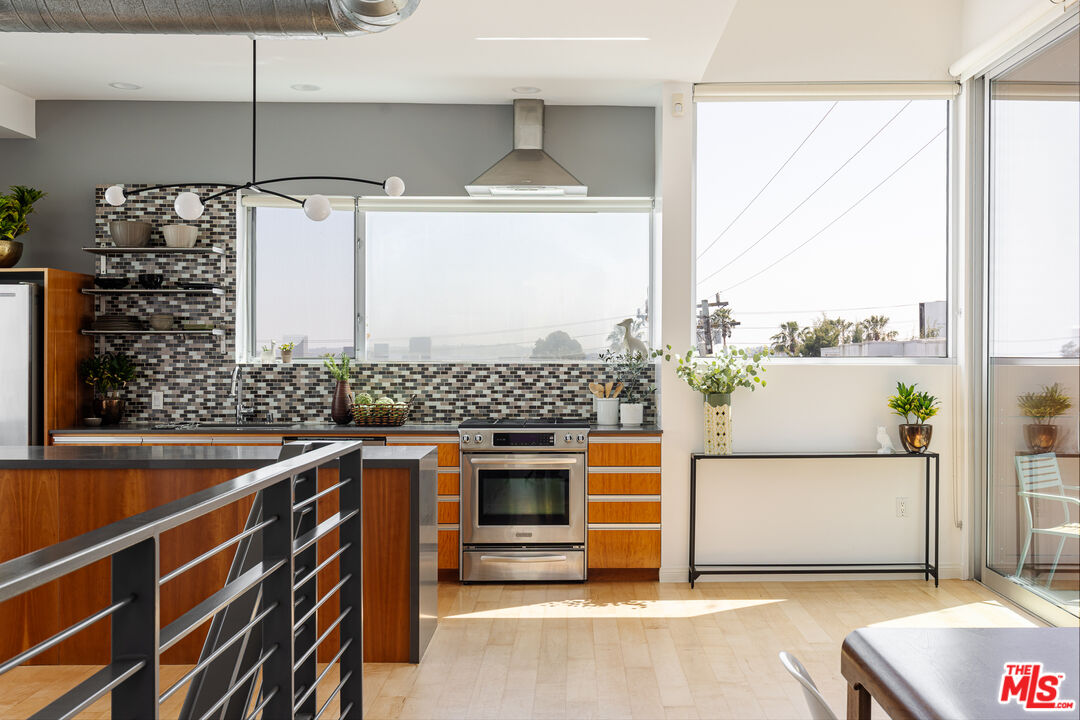 1137 Hacienda Pl Unit: 107