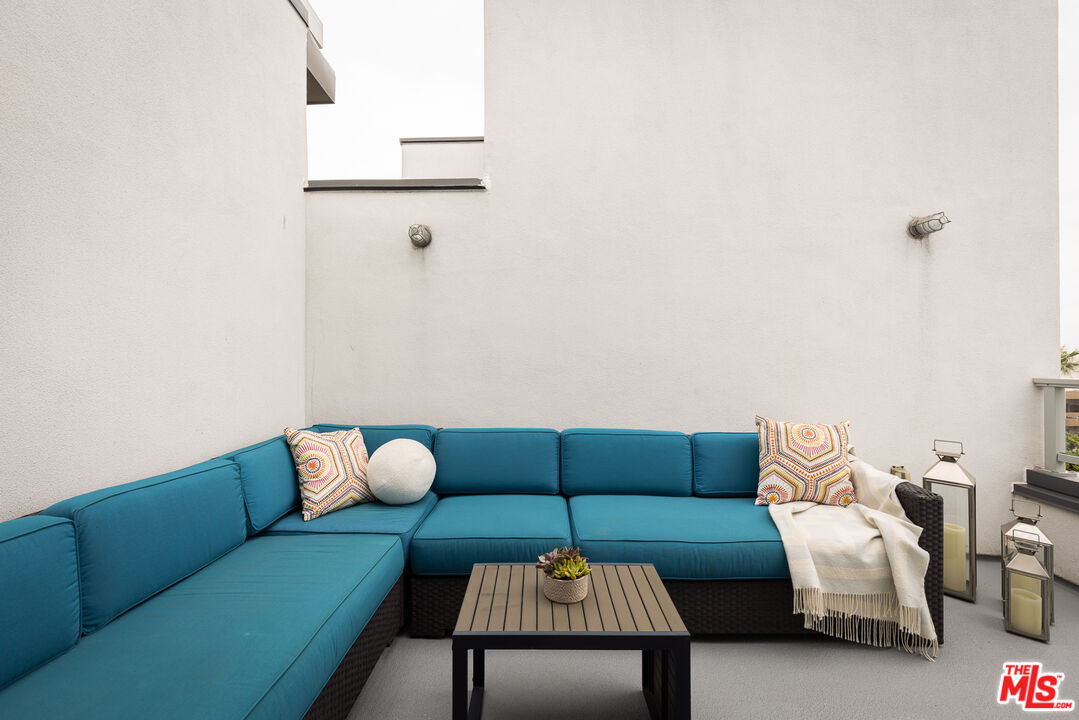 1137 Hacienda Pl Unit: 107