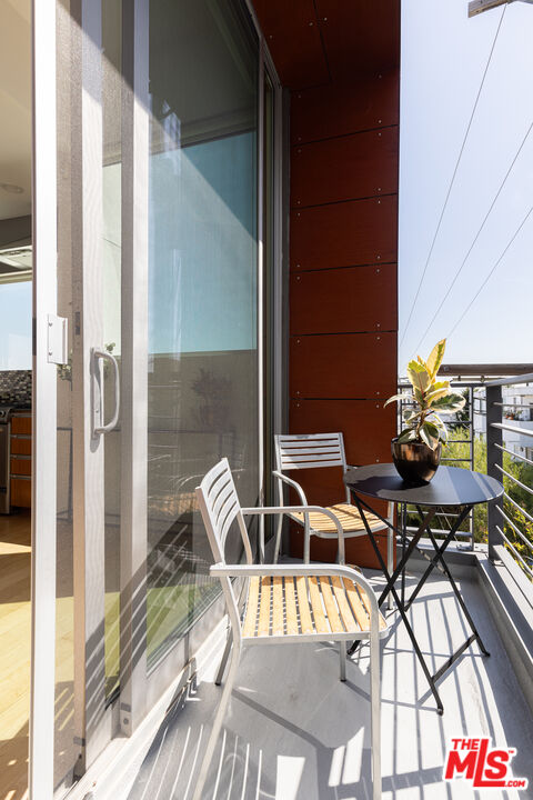 1137 Hacienda Pl Unit: 107