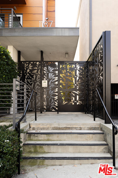 1137 Hacienda Pl Unit: 107