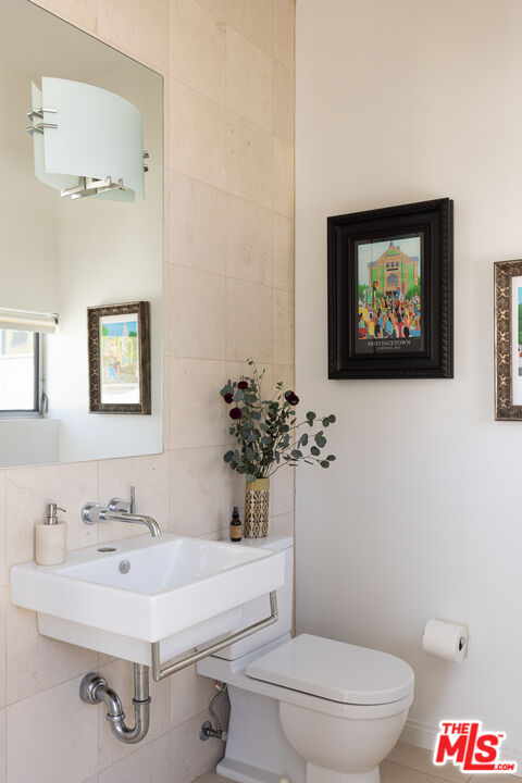 1137 Hacienda Pl Unit: 107