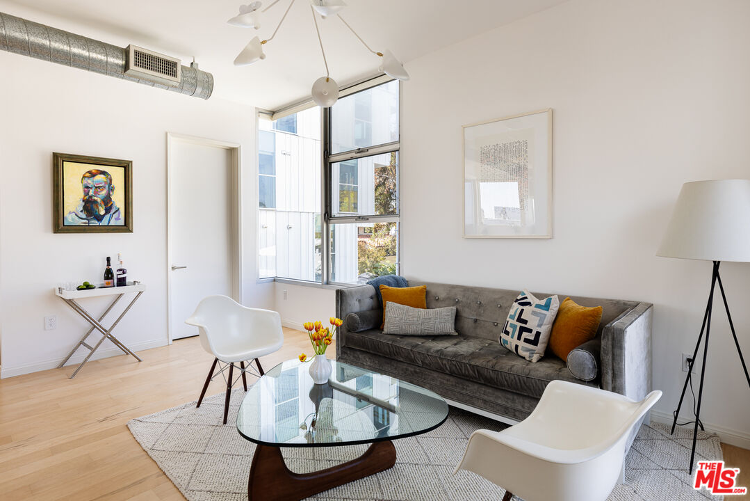 1137 Hacienda Pl Unit: 107