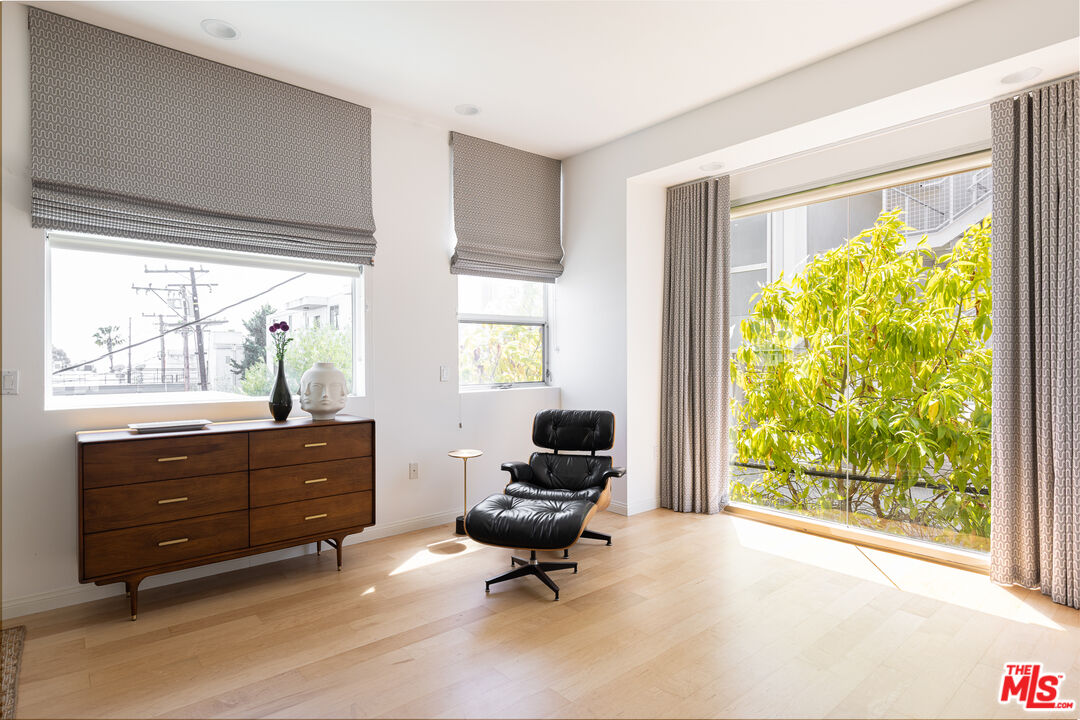 1137 Hacienda Pl Unit: 107