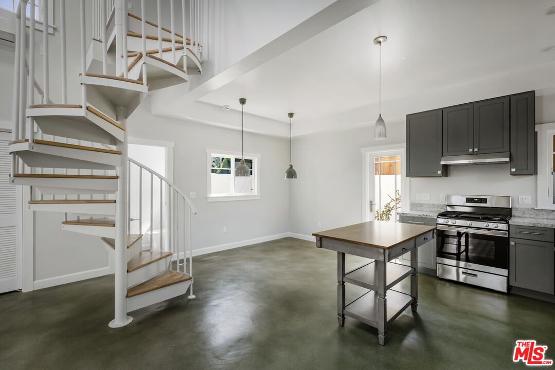 2358 W 20TH ST