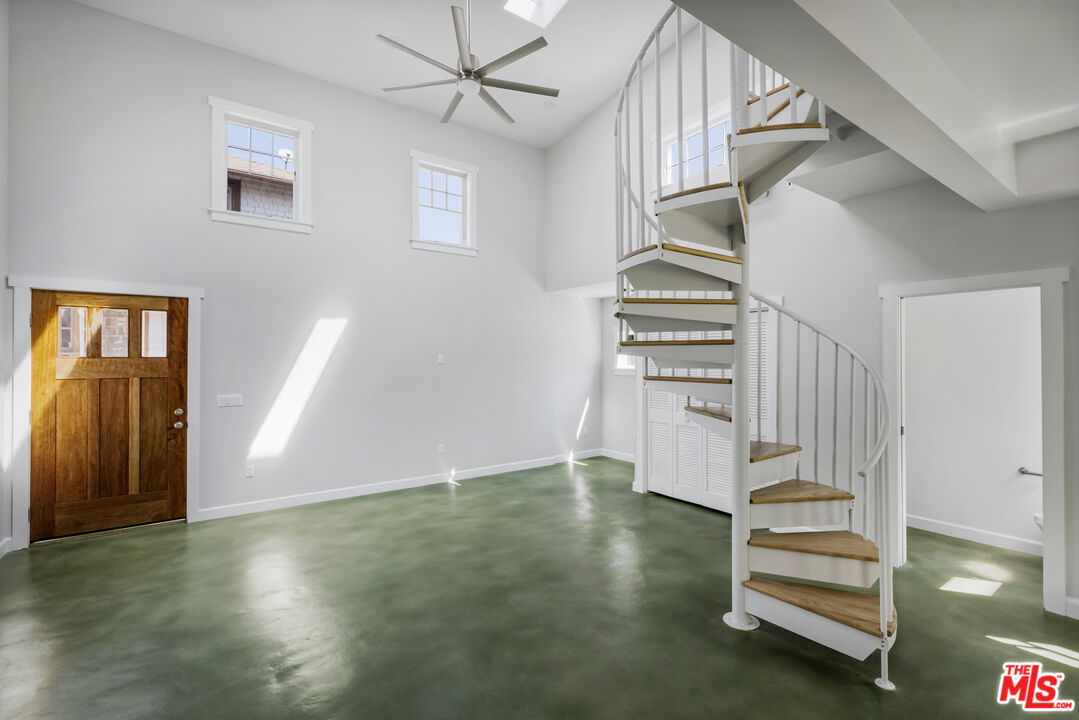 2358 W 20TH ST
