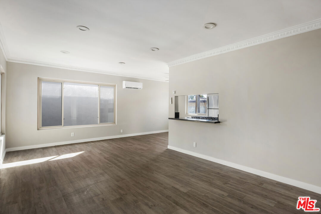 925 N Curson Ave Unit: 8