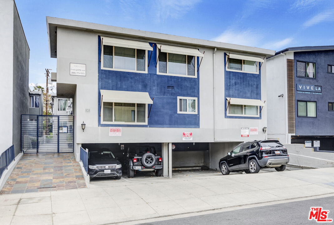 925 N Curson Ave Unit: 8