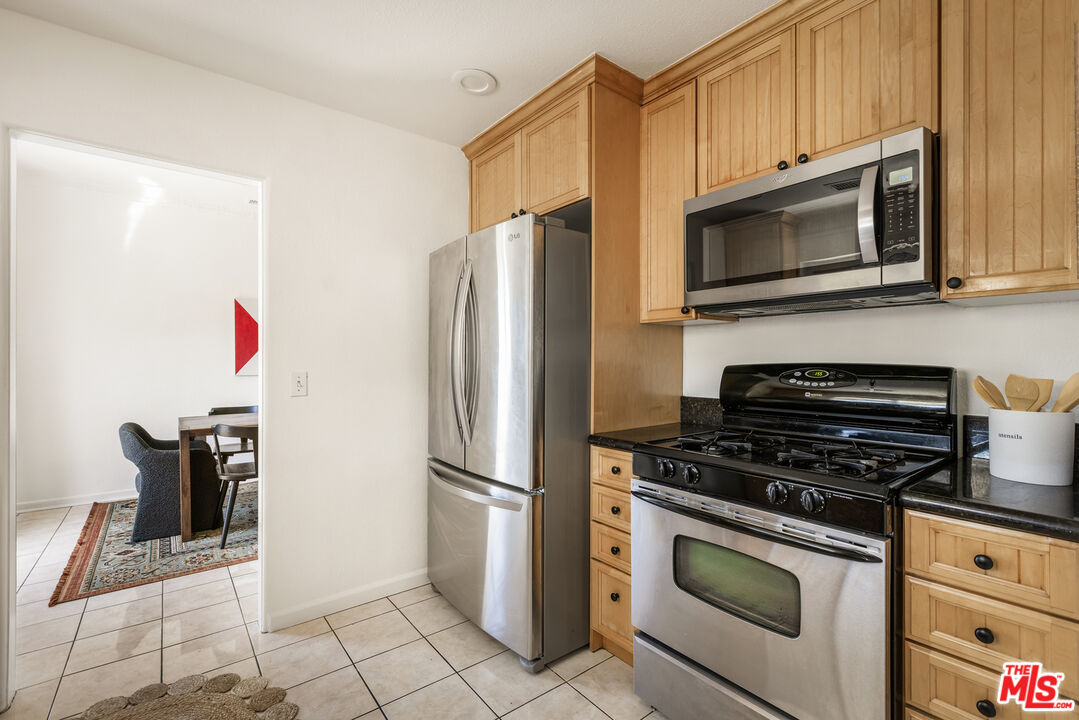 1147 S Westmoreland Ave Unit: 2