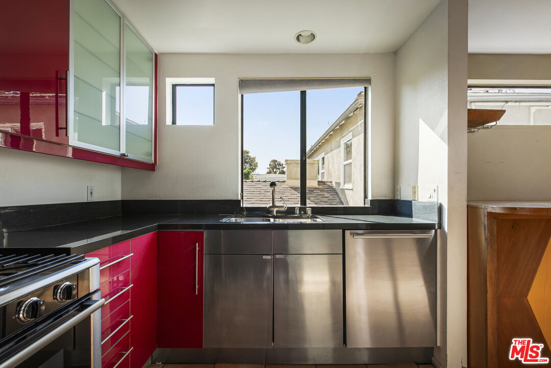 1017 Pearl St Unit: E