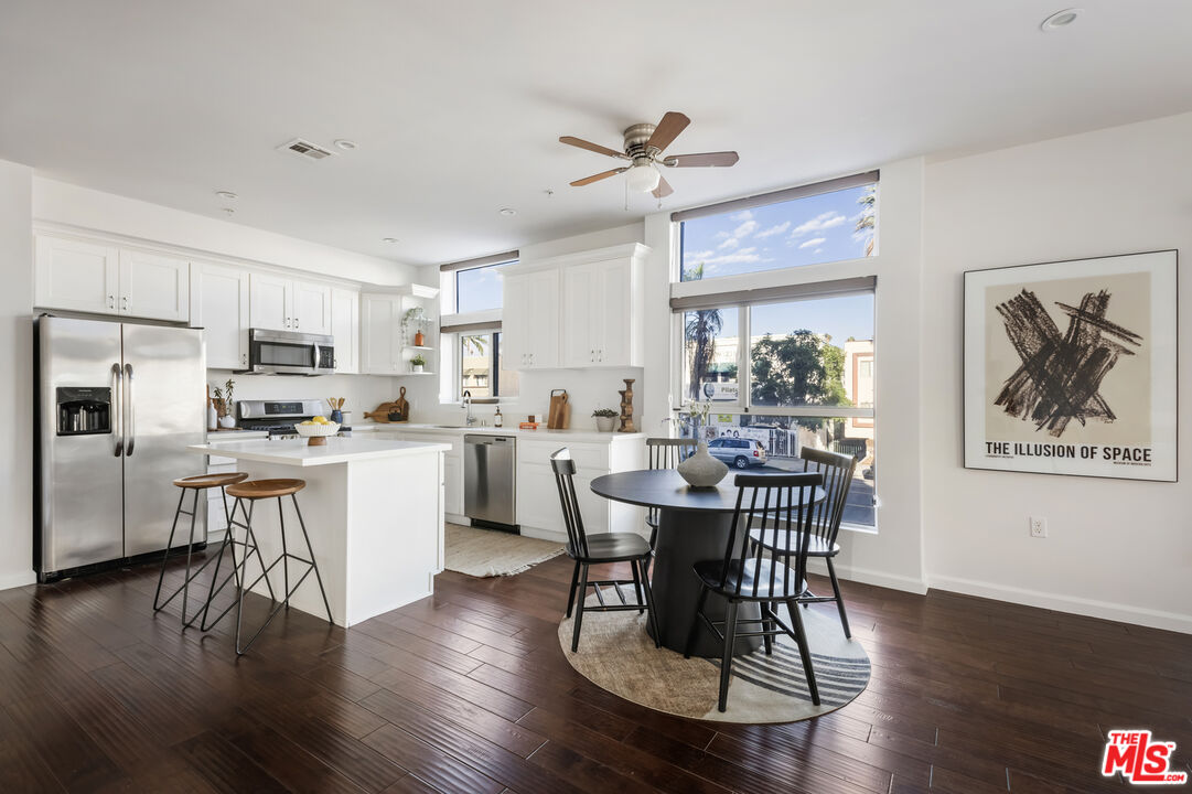 155 S Oxford Ave Unit: 201